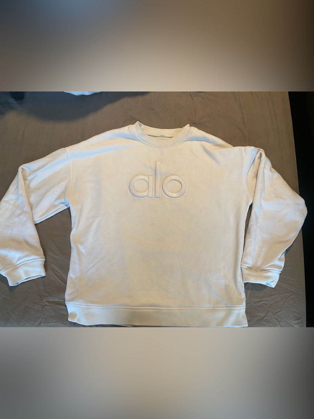 ALO Yoga Crewneck Sweatshirt in Off-White